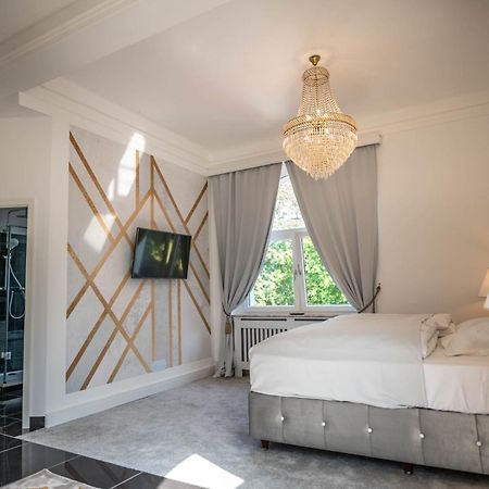 Villa Bowdy Niederzier ภายนอก รูปภาพ